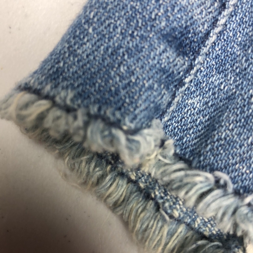 ROXY FACTORY DISTRESS JEAN SHORTS  9/30 ⭐️ - Picture 9 of 14